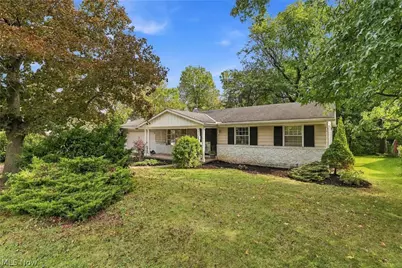 460 Rock Creek Run, Amherst, OH 44001 - Photo 2