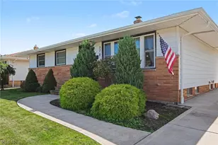 578 E Hillsdale Ave, Green Hills, OH 44131 - Photo 2