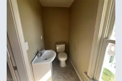107 Elmwood Avenue, Barberton, OH 44203 - Photo 14