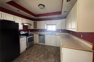 107 Elmwood Ave, Barberton, OH 44203 - Photo 2
