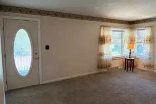 884 Hartshorn St, Alliance, OH 44601 - Photo 4