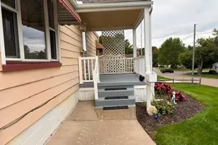 884 Hartshorn St, Alliance, OH 44601 - Photo 2