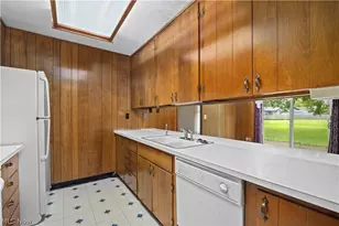 5638 Mills Creek Ln, North Ridgeville, OH 44039 - Photo 12