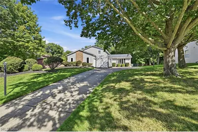 305 Parkland Oval, Brunswick, OH 44212 - Photo 2