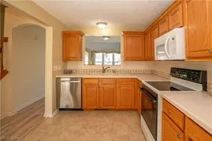 1643 Southpointe Cir NE, Canton, OH 44714 - Photo 16