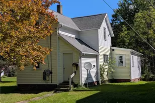 522 Shackson St, Conneaut, OH 44030 - Photo 2