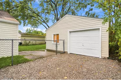 330 Roosevelt Avenue, Elyria, OH 44035 - Photo 26
