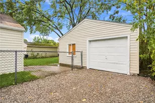 330 Roosevelt Ave, Elyria, OH 44035 - Photo 26