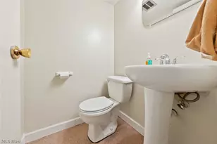 111 Edgefield Dr, Elyria, OH 44035 - Photo 14