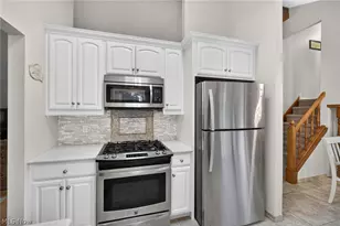 9083 Terrace Park Dr, Mentor, OH 44060 - Photo 12