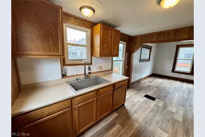 2307 10th Street SW, Canton, OH 44706 - Photo 12