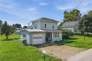 301 E Wood St, Shreve, OH 44676 - Photo 2
