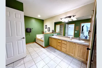 25137 Crosstie Trail, Columbia Station, OH 44028 - Photo 18