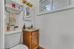 5821 Lake Rd, Mentor on the Lake, OH 44060 - Photo 28