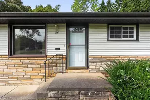 114 Joan Cir, Campbell, OH 44405 - Photo 2