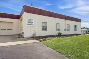 1379 S Chillicothe Rd, Aurora, OH 44202 - Photo 2