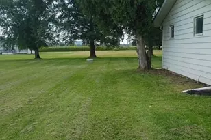 574 SE Lock Seventeen Rd, Gnadenhutten, OH 44629 - Photo 4