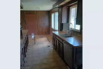 574 SE Lock Seventeen Rd, Gnadenhutten, OH 44629 - Photo 8