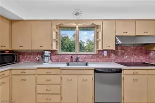 7805 Spring Lake Ln, Canfield, OH 44406 - Photo 14