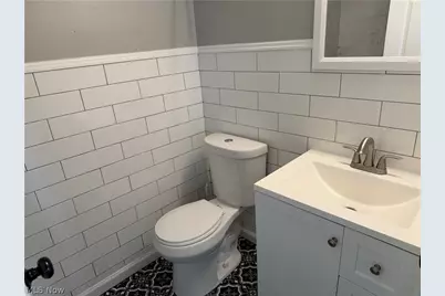421 Tollis #246B, Grandview Heights, OH 44147 - Photo 8