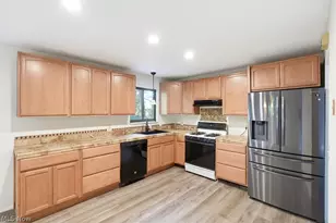 10472 Woodchuck Ct, Twinsburg, OH 44087 - Photo 12