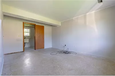 227 Pershing Avenue NW, Massillon, OH 44646 - Photo 2