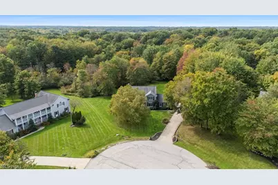 240 Greenview Drive, Aurora, OH 44202 - Photo 32
