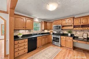 240 Greenview Dr, Aurora, OH 44202 - Photo 6
