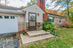 36280 Eddy Rd, Willoughby Hills, OH 44094 - Photo 2