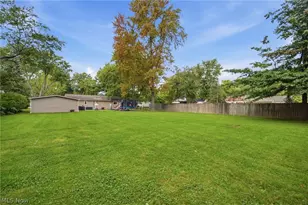 6665 Pinetree Dr, Mentor, OH 44060 - Photo 18