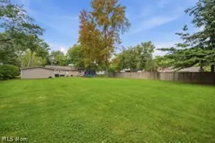 6665 Pinetree Dr, Mentor, OH 44060 - Photo 30