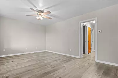 429 W 41st Street, Shadyside, OH 43947 - Photo 2