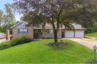 956 Brockton Avenue NW, Massillon, OH 44646 - Photo 2