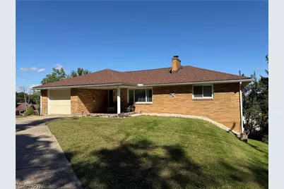 127 St Ann Way, Weirton, WV 26062 - Photo 2