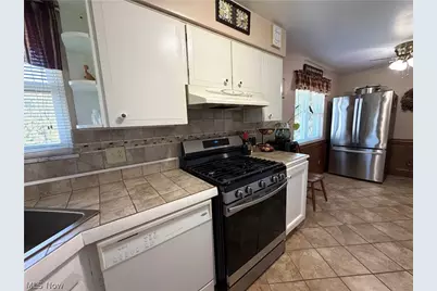 127 St Ann Way, Weirton, WV 26062 - Photo 10