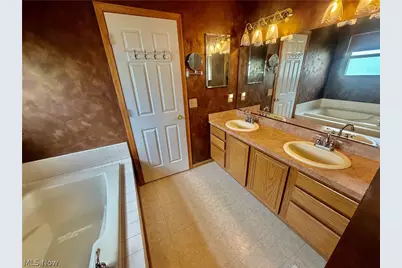 36255 Sandy Knoll Drive, Eastlake, OH 44095 - Photo 28