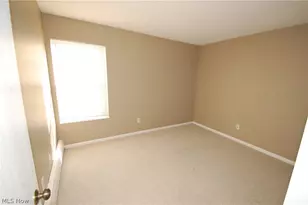 7488 Huntington Dr, Boardman, OH 44512 - Photo 10