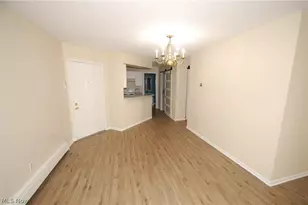 7488 Huntington Dr, Boardman, OH 44512 - Photo 6