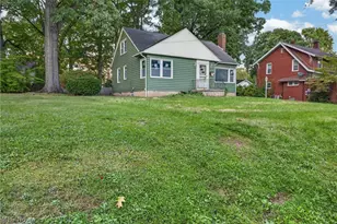 132 S Main St, Austintown, OH 44515 - Photo 2