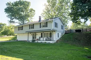 110 Berkshire Rd, Elyria, OH 44035 - Photo 2