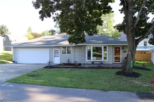 226 Willowwood Dr, Chippewa Lake, OH 44215 - Photo 2