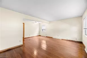1770 Tanglewood Dr, Akron, OH 44313 - Photo 2