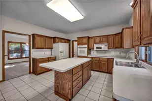 7732 Debonaire Dr, Mentor, OH 44060 - Photo 6