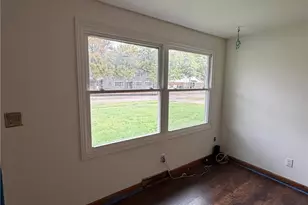 2425 Reeves Ave, Lorain, OH 44052 - Photo 2