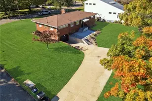 1423 Forrest Dr, Barberton, OH 44203 - Photo 4