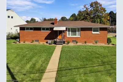 1423 Forrest Drive, Barberton, OH 44203 - Photo 2