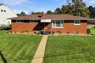 1423 Forrest Dr, Barberton, OH 44203 - Photo 2