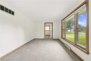 1423 Forrest Dr, Barberton, OH 44203 - Photo 12