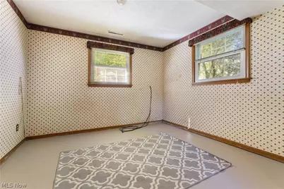 2561 Fallview Street NW, Uniontown, OH 44685 - Photo 32