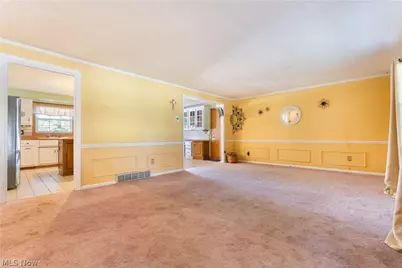 2561 Fallview Street NW, Uniontown, OH 44685 - Photo 8